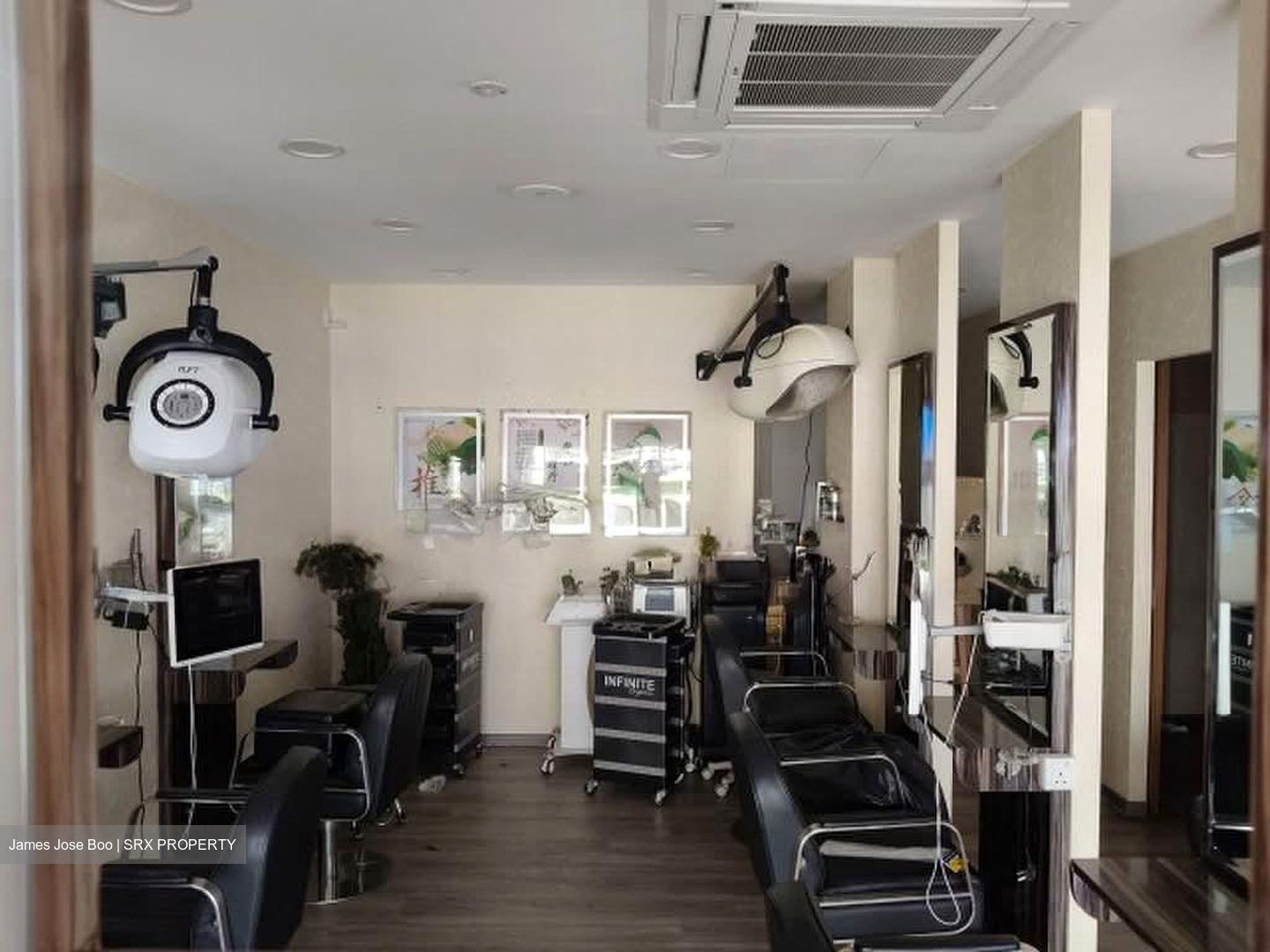 Hougang Avenue 1 (D19), Shop House #584125351